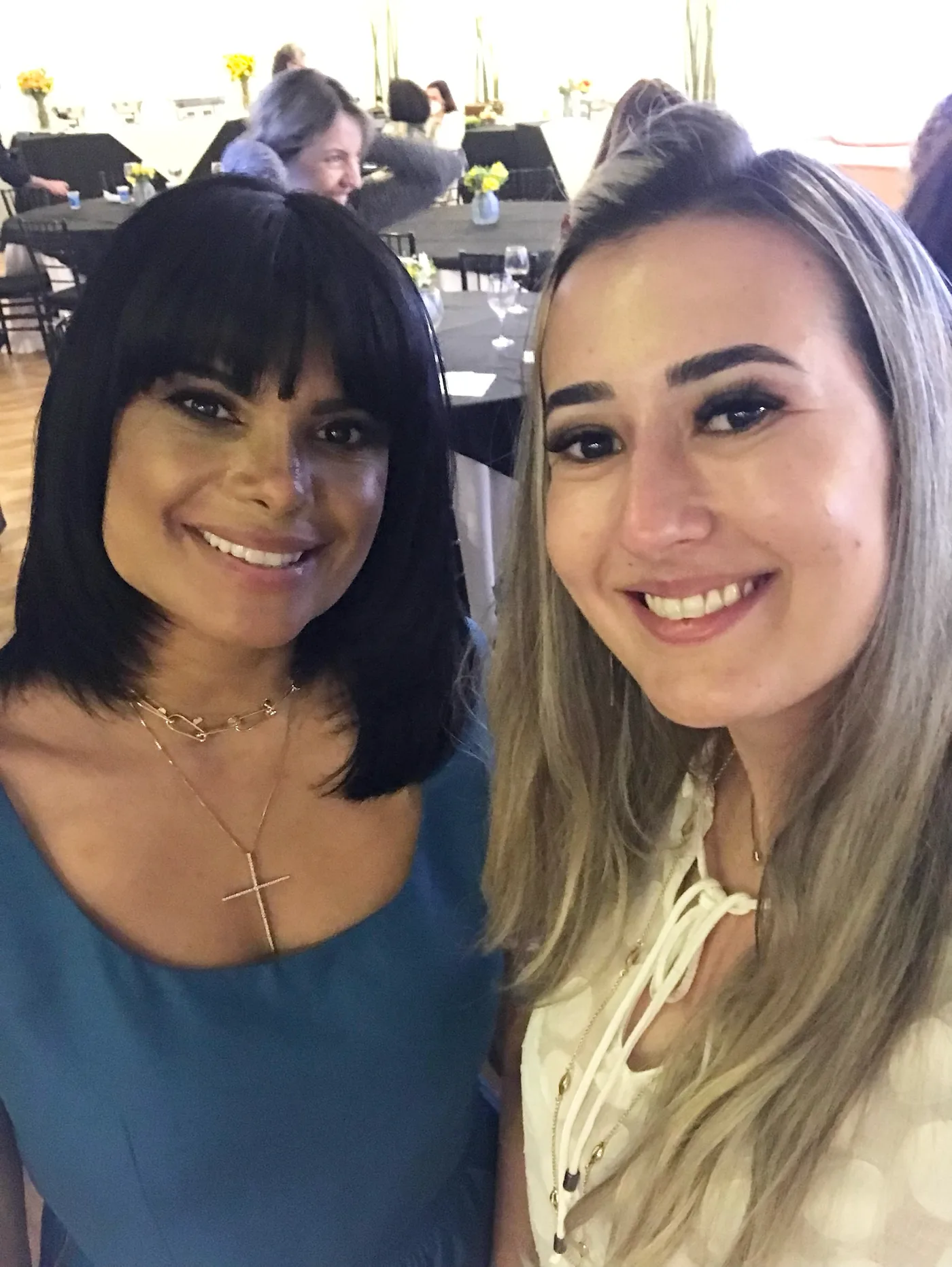 Victória Freitas ao lado de Renata França, criadora do Método Renata França